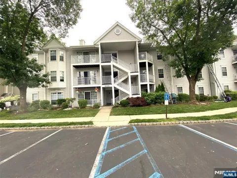 643 Plum Terrace