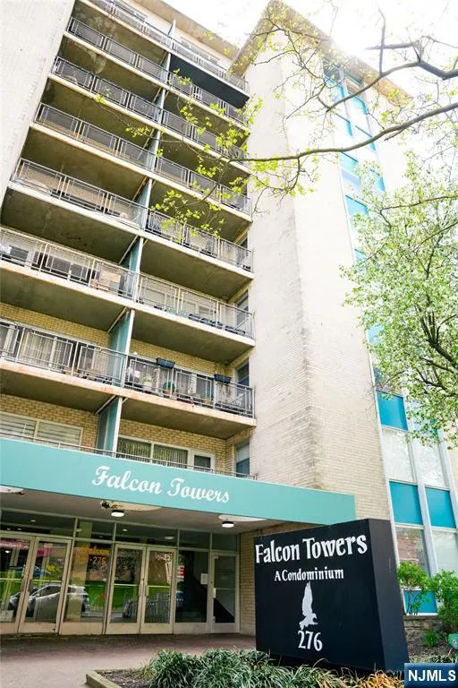 276 Prospect Street 5E East Orange, NJ 07017
