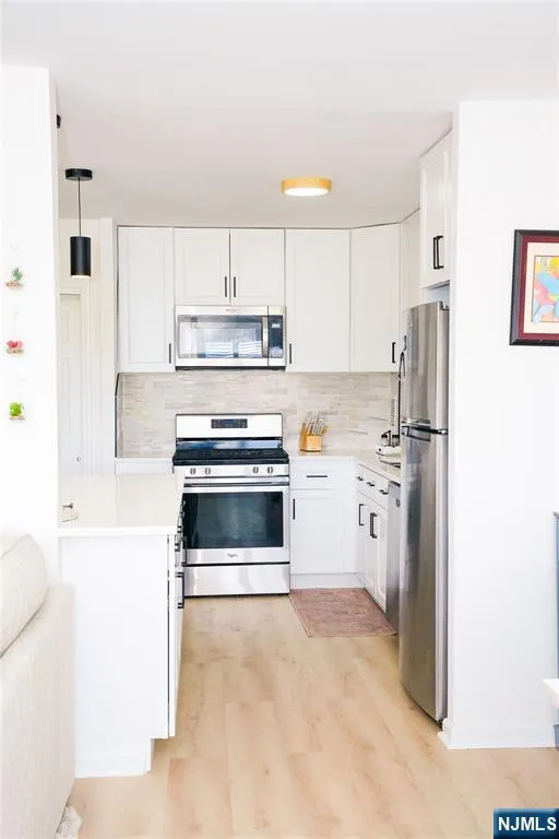 276 Prospect Street 5E East Orange, NJ 07017