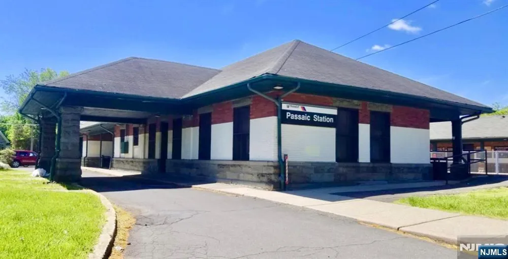 134 Boulevard 9 Passaic, NJ 07055