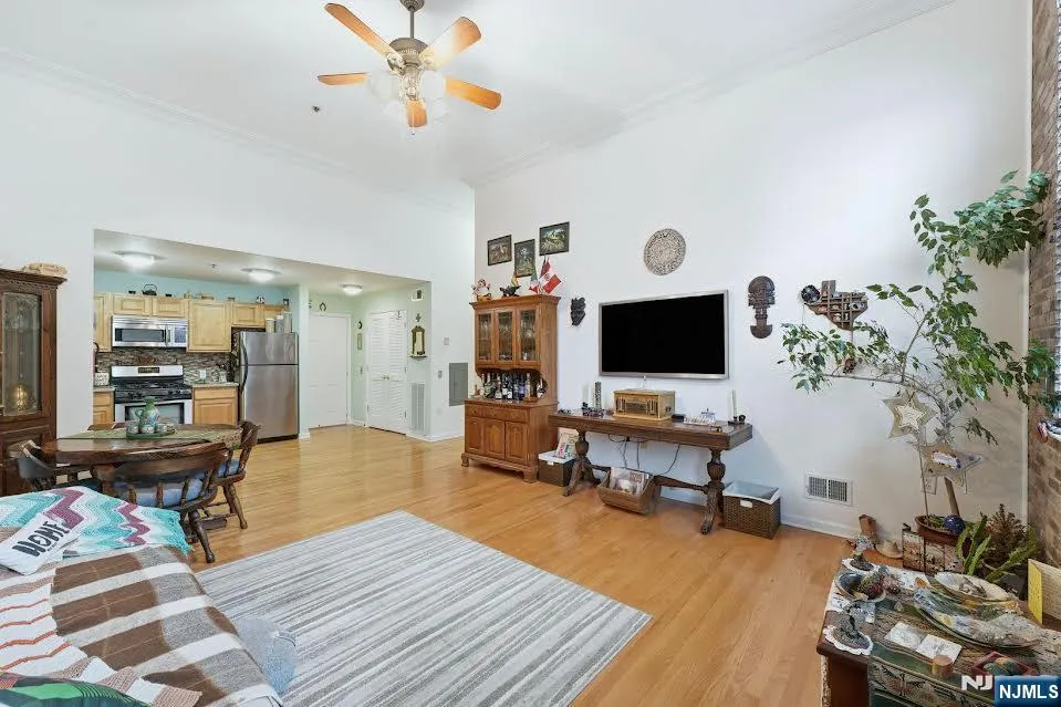 19 Market 205 Paterson, NJ 07501