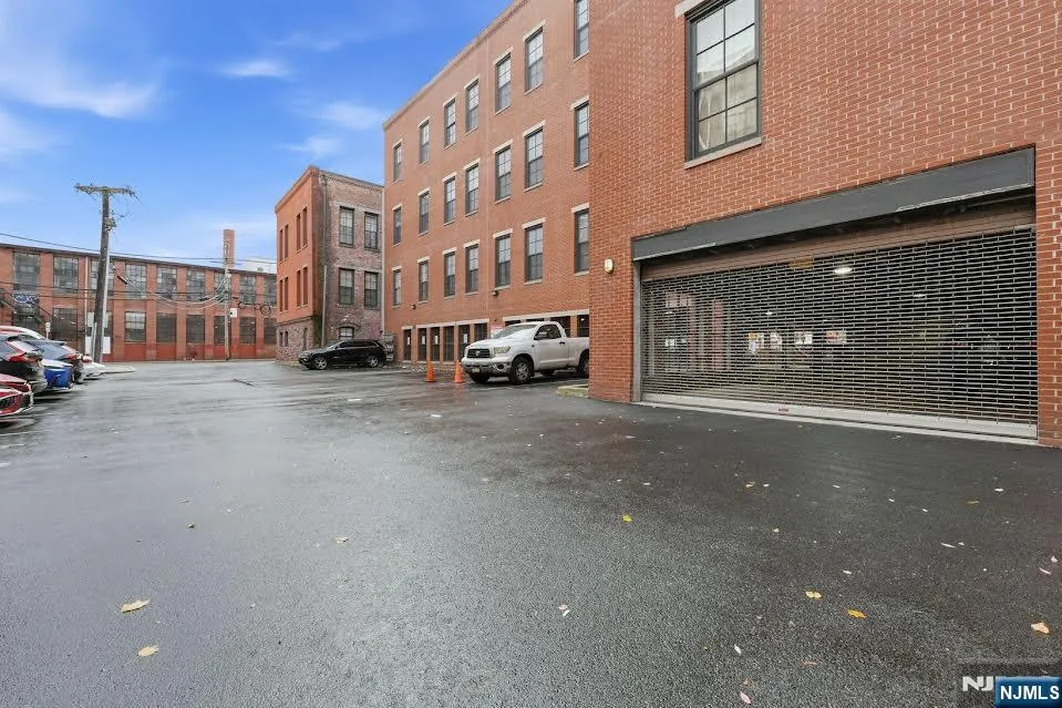 19 Market 205 Paterson, NJ 07501