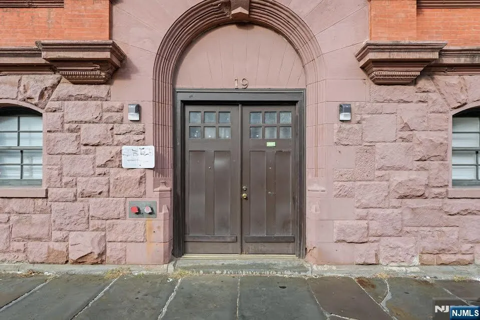 19 Market 205 Paterson, NJ 07501