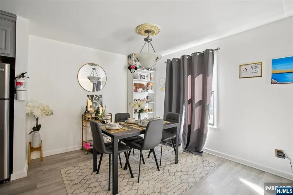 416 68th Street 11 Guttenberg, NJ 07093