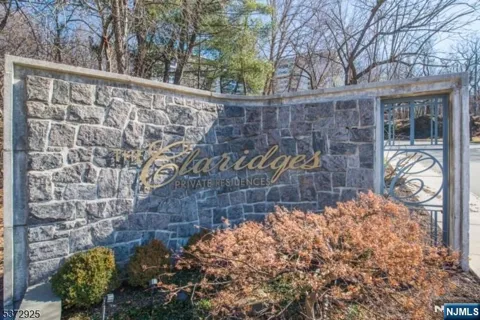 1 Claridge Drive 114