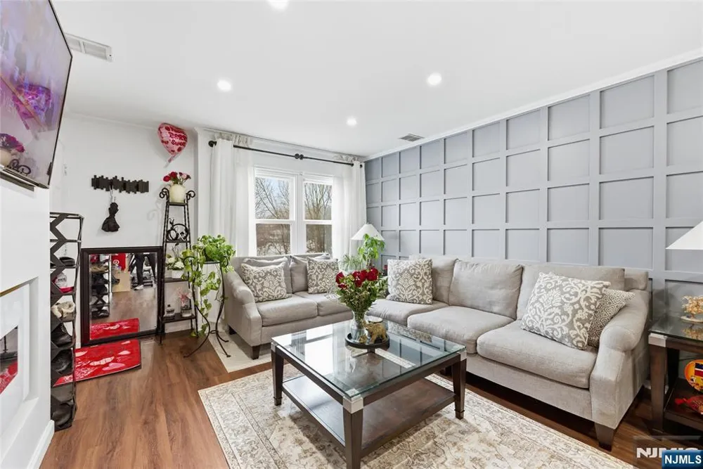 235 Dakota 10 Paterson, NJ 07503