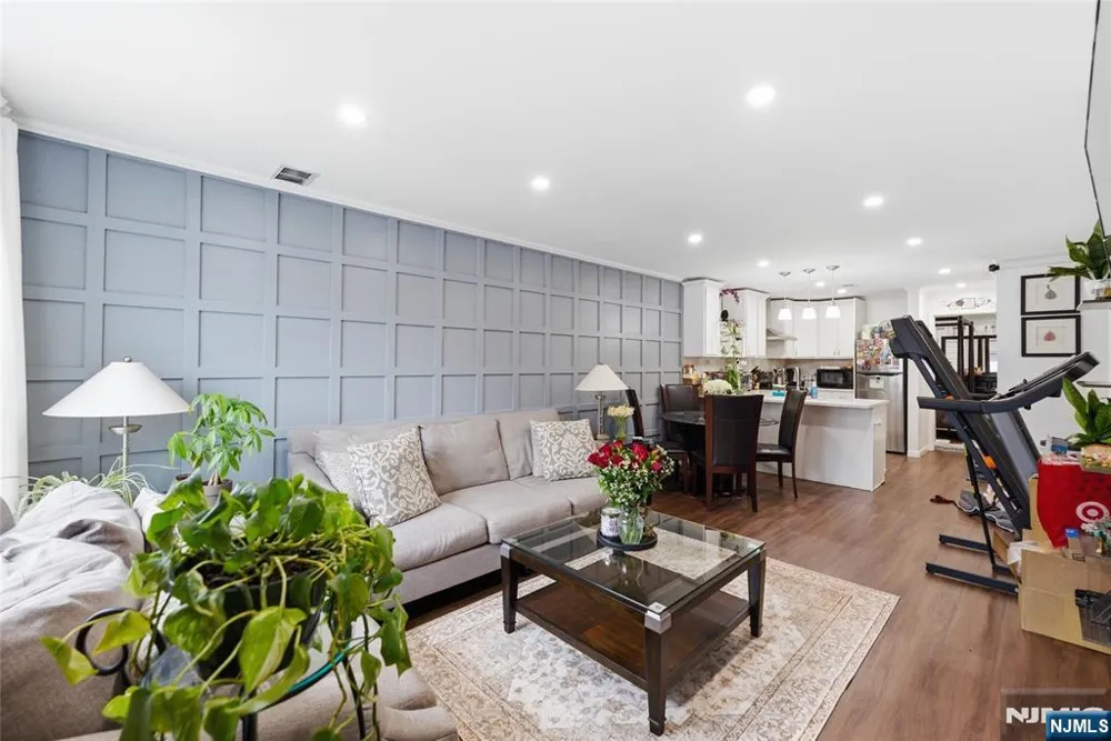 235 Dakota 10 Paterson, NJ 07503