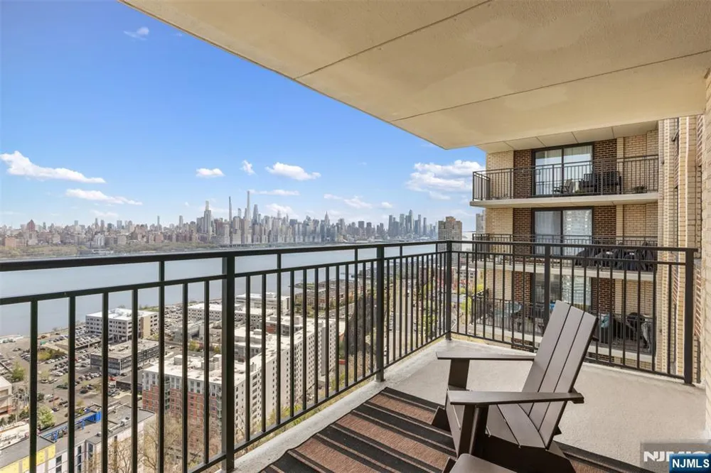 7855 Boulevard East 19G North Bergen, NJ 07047