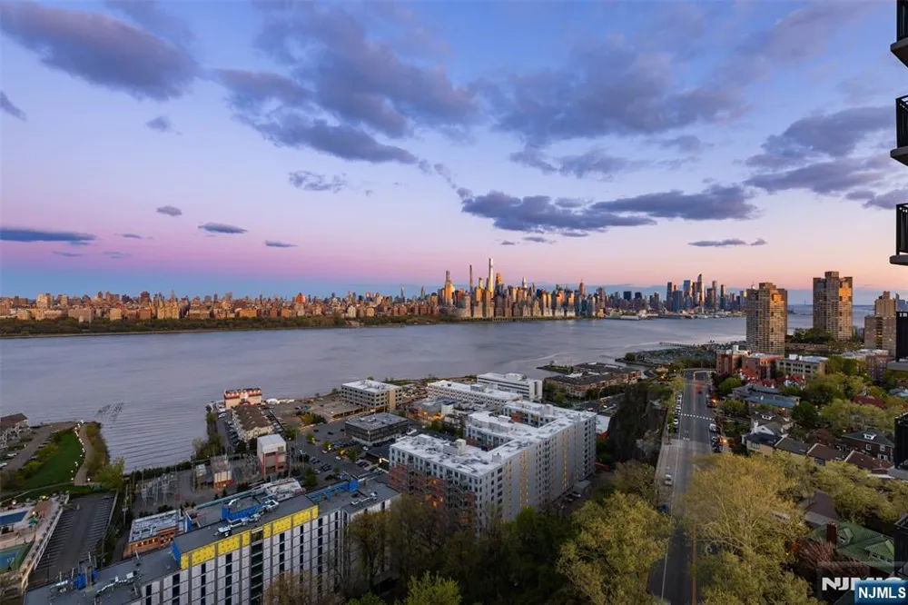 7855 Boulevard East 19G North Bergen, NJ 07047