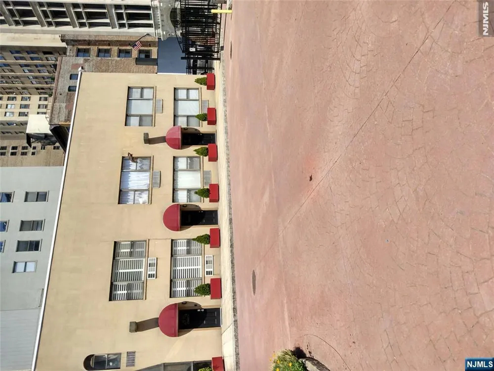 111 Mulberry Street 6J Newark, NJ 07102