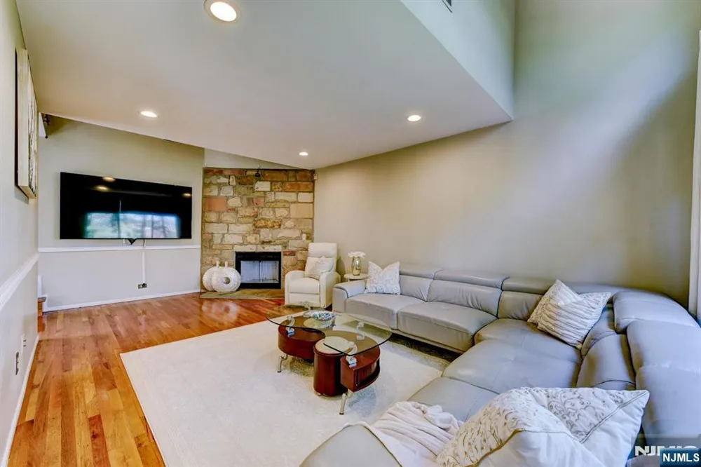 17 Independence Way Rockaway Township, NJ 07866