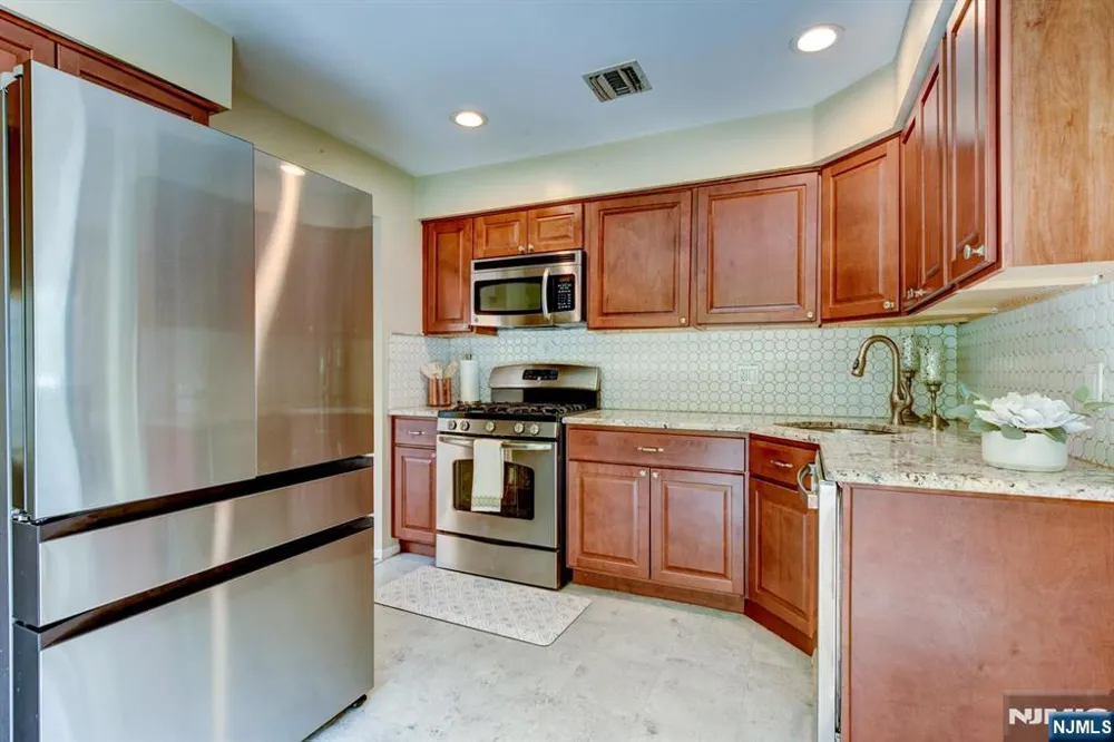 17 Independence Way Rockaway Township, NJ 07866
