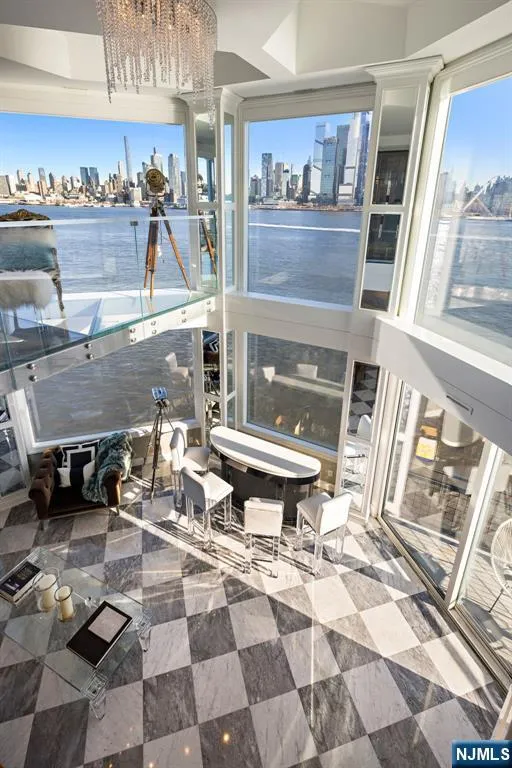 600 Harbor Boulevard 1079-81 Weehawken, NJ 07086