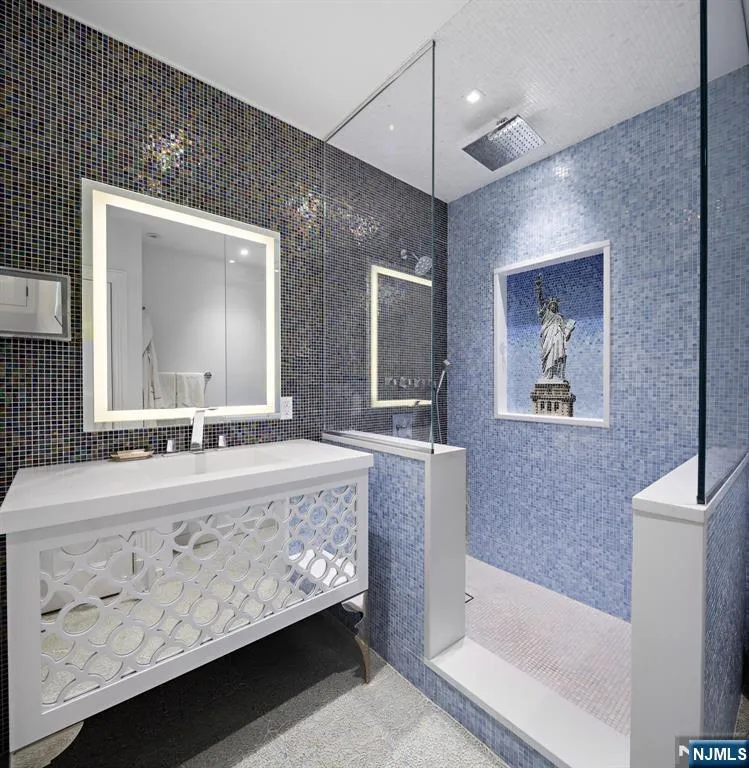 600 Harbor Boulevard 1079-81 Weehawken, NJ 07086