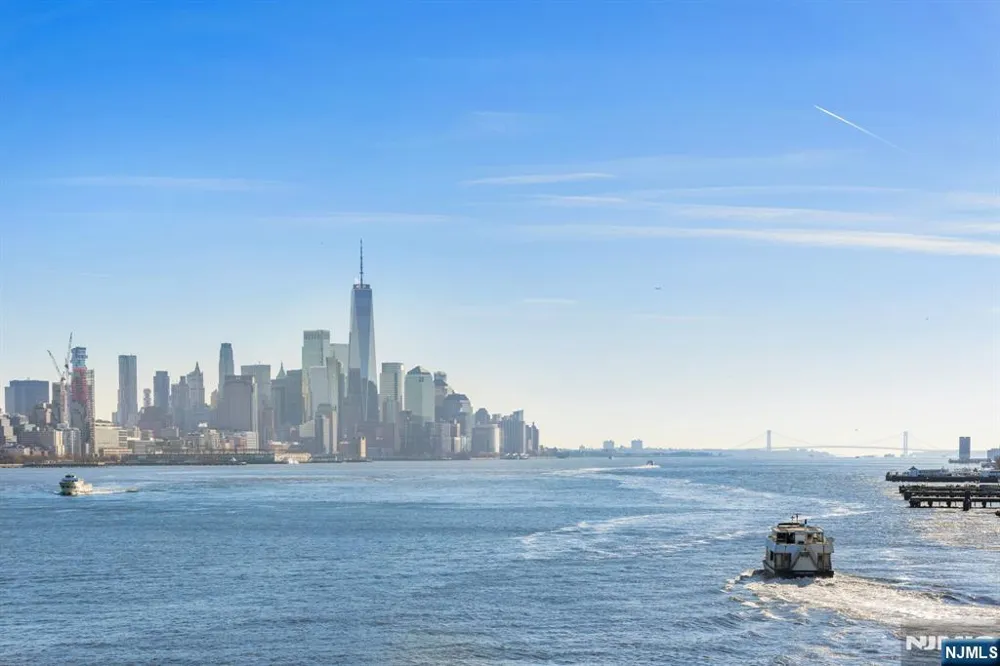 600 Harbor Boulevard 1079-81 Weehawken, NJ 07086