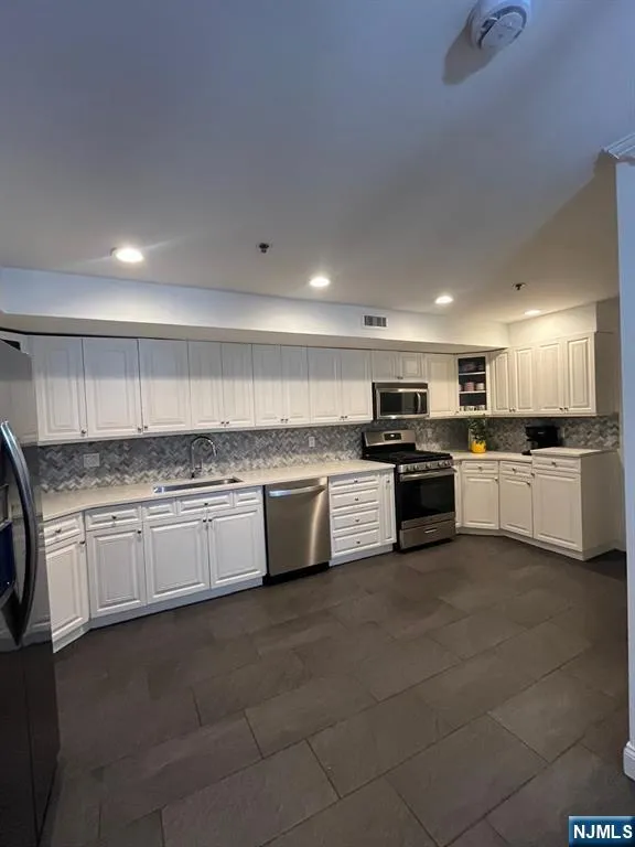 207 Palisade Avenue 2 Union City, NJ 07087