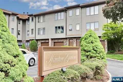 290 Hamilton Place 4