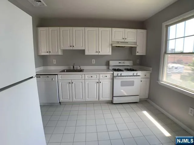 18 Prospect Street 4 Palisades Park, NJ 07650