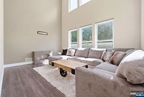 15 Aspen Court