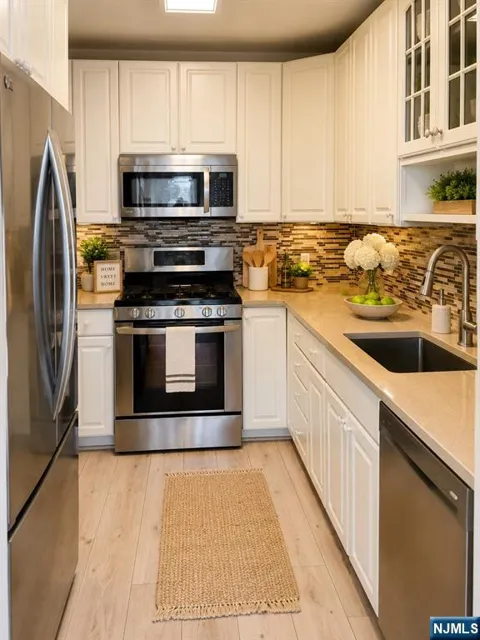 7000 Boulevard East 38 G