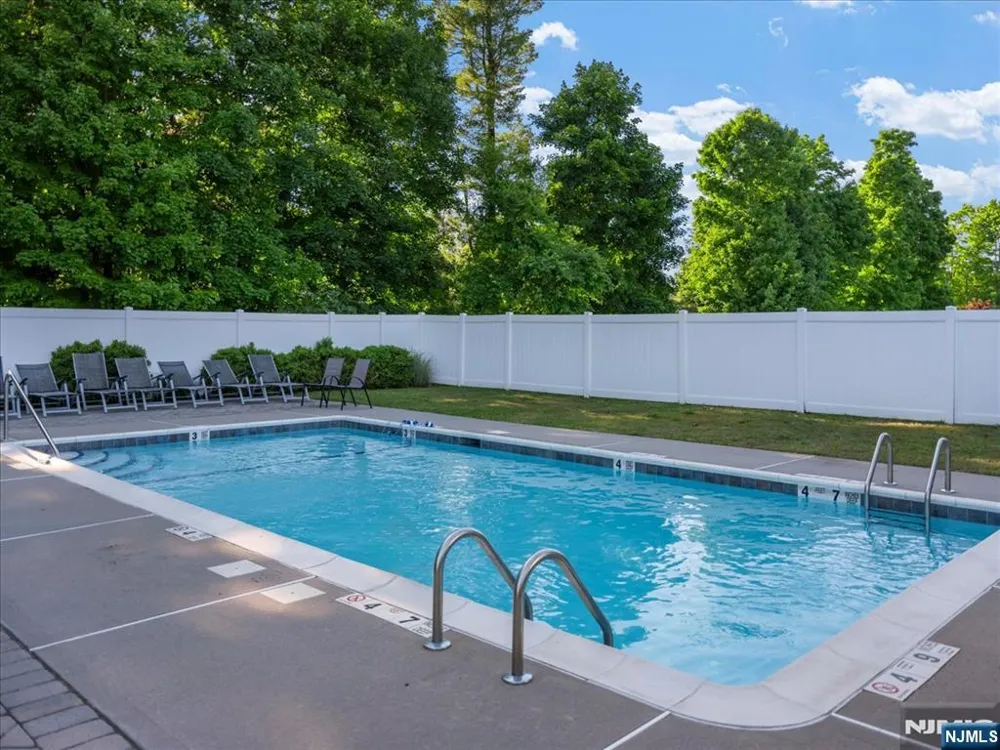 6 Westminster Way Pomona, NY 10970