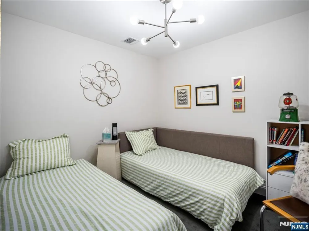 6 Westminster Way Pomona, NY 10970
