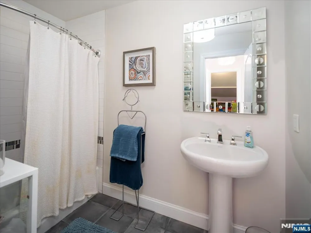 6 Westminster Way Pomona, NY 10970