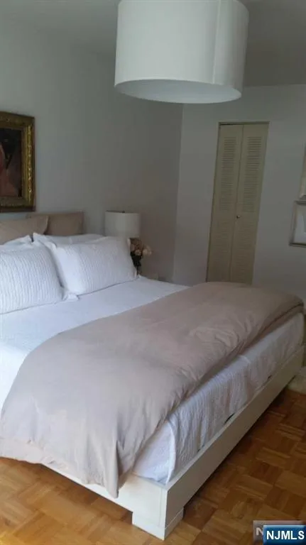 1111 River Road C8 Edgewater, NJ 07020
