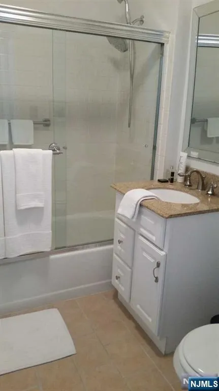 1111 River Road C8 Edgewater, NJ 07020