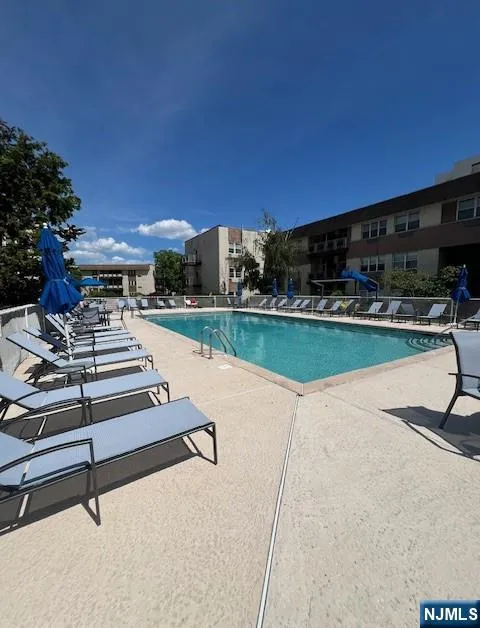 1111 River Road C8 Edgewater, NJ 07020