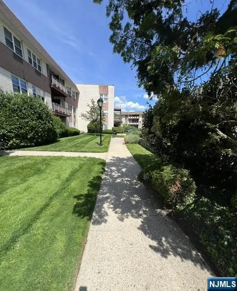 1111 River Road C8 Edgewater, NJ 07020