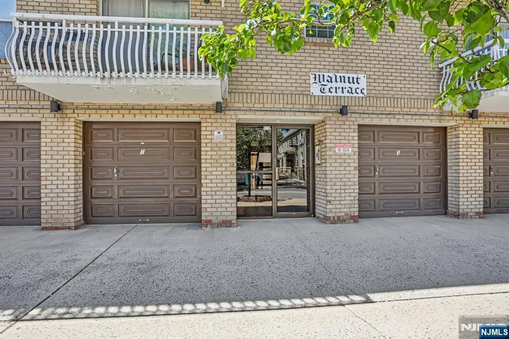 272-276 Walnut 6D Newark, NJ 07105