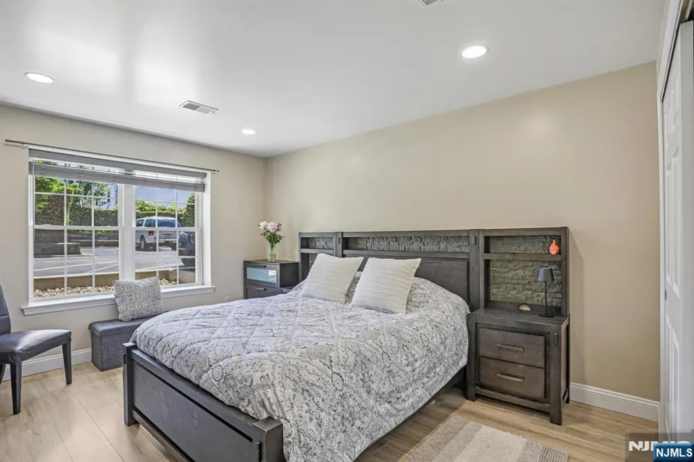 272-276 Walnut 6D Newark, NJ 07105