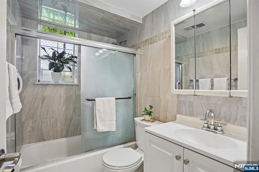 272-276 Walnut 6D Newark, NJ 07105