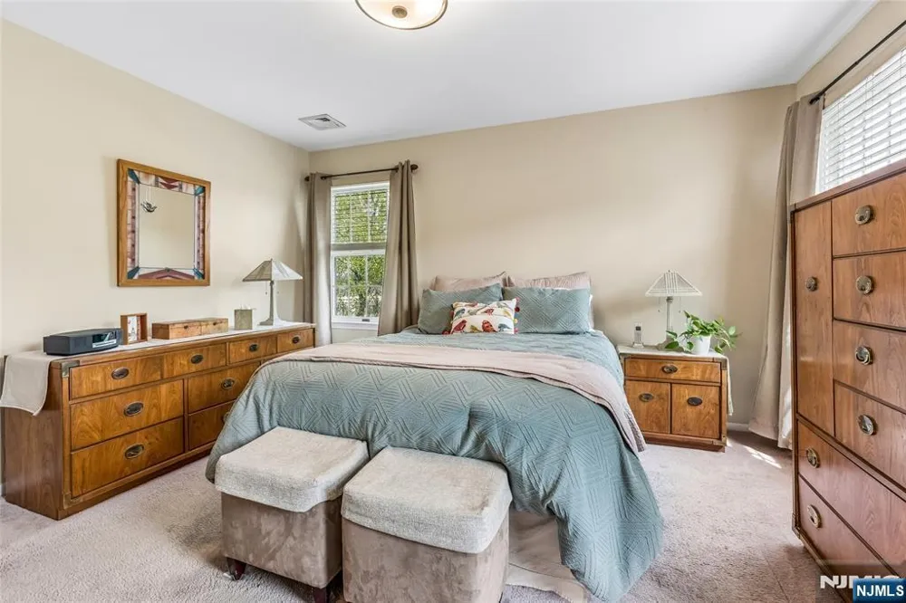 8 Quartz Lane Paterson, NJ 07501