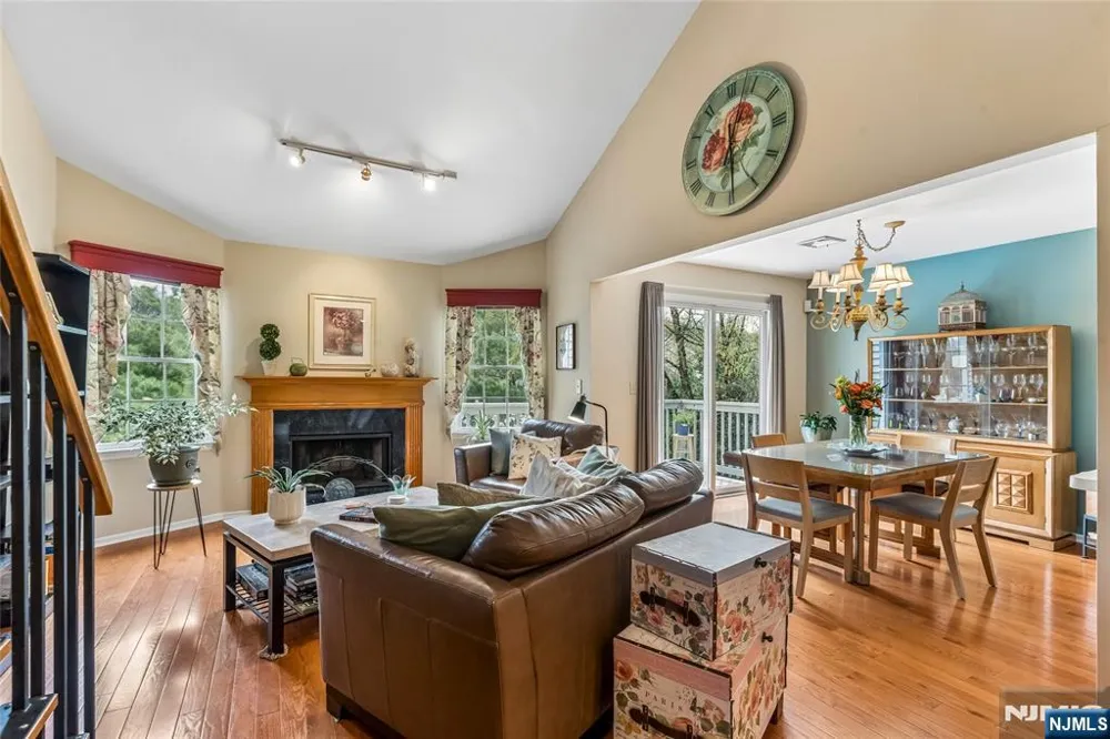8 Quartz Lane Paterson, NJ 07501