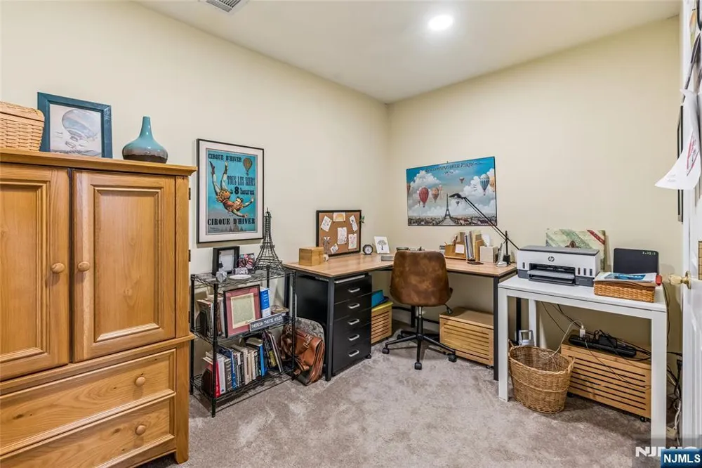 8 Quartz Lane Paterson, NJ 07501