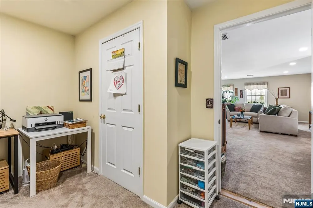 8 Quartz Lane Paterson, NJ 07501