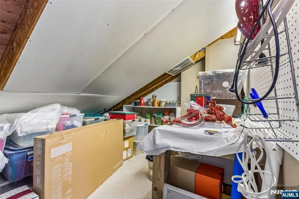 8 Quartz Lane Paterson, NJ 07501