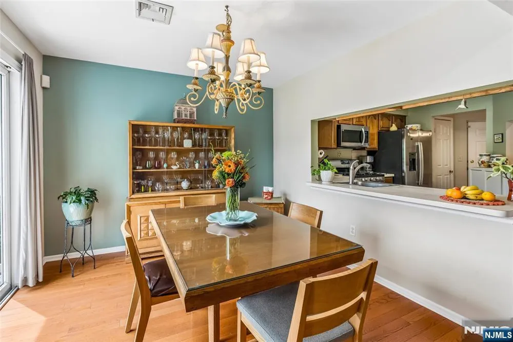 8 Quartz Lane Paterson, NJ 07501