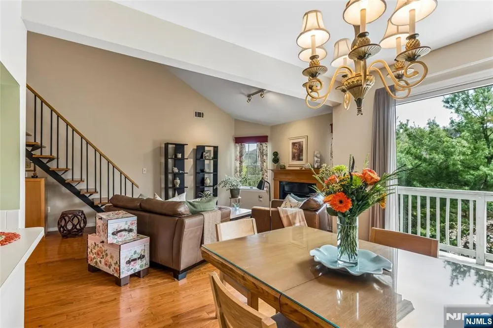 8 Quartz Lane Paterson, NJ 07501