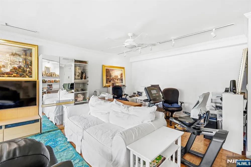 1375 River Road 1E Edgewater, NJ 07020