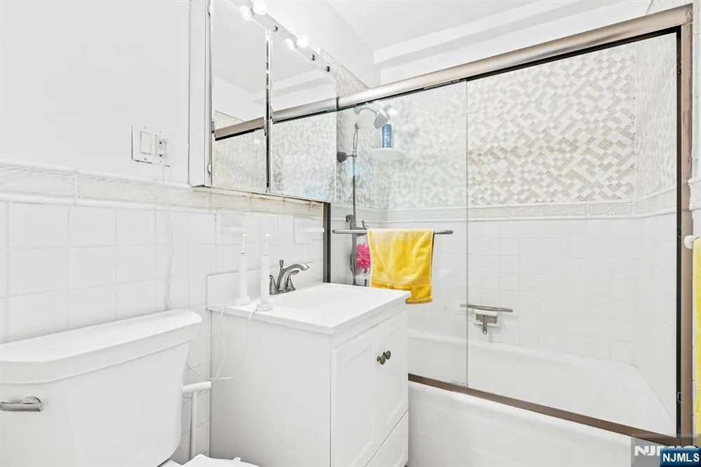 1375 River Road 1E Edgewater, NJ 07020