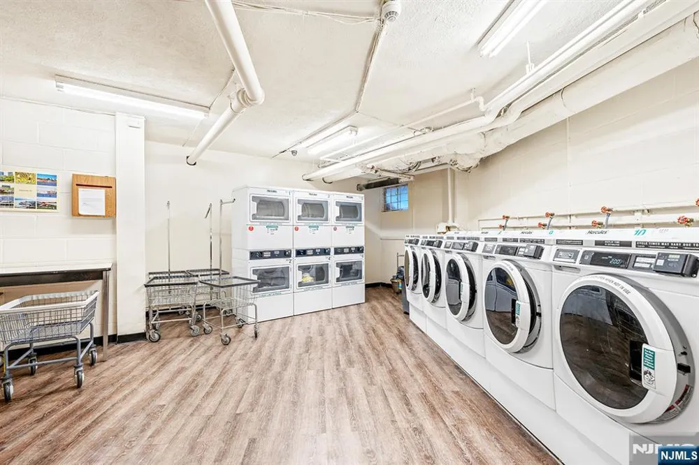 1375 River Road 1E Edgewater, NJ 07020