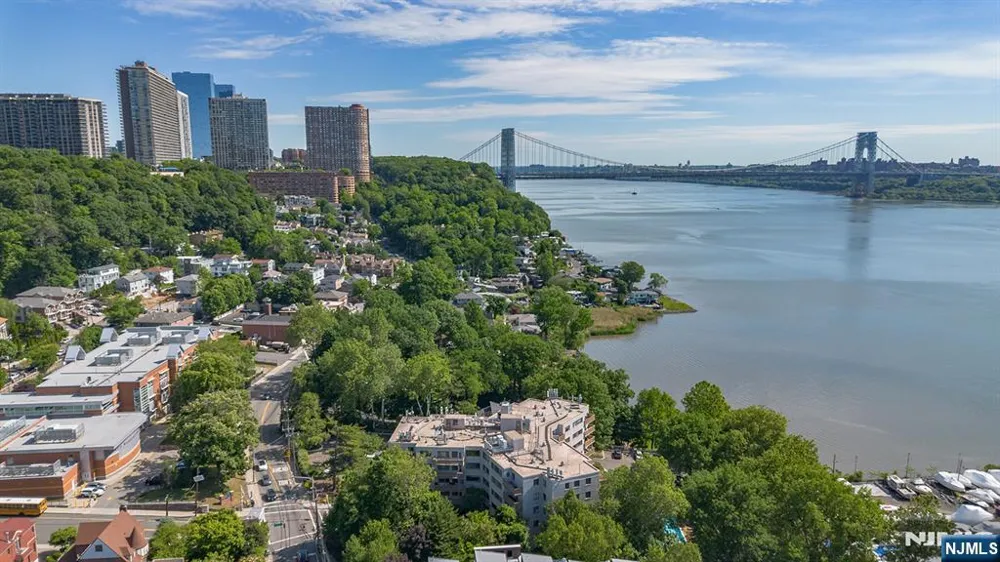 1375 River Road 1E Edgewater, NJ 07020