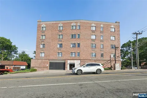 399 11th Street 403