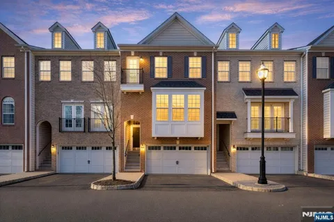 5 Creekside Court