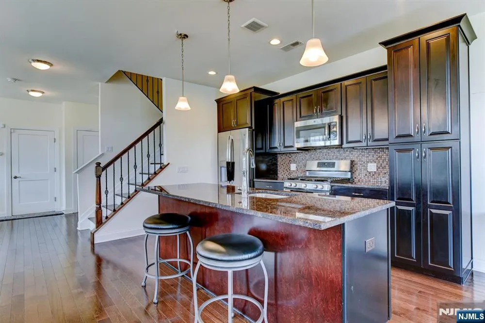 14 Lupine Lane Allamuchy, NJ 07840
