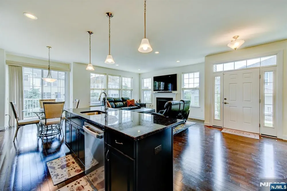14 Lupine Lane Allamuchy, NJ 07840