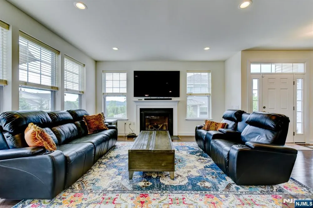 14 Lupine Lane Allamuchy, NJ 07840
